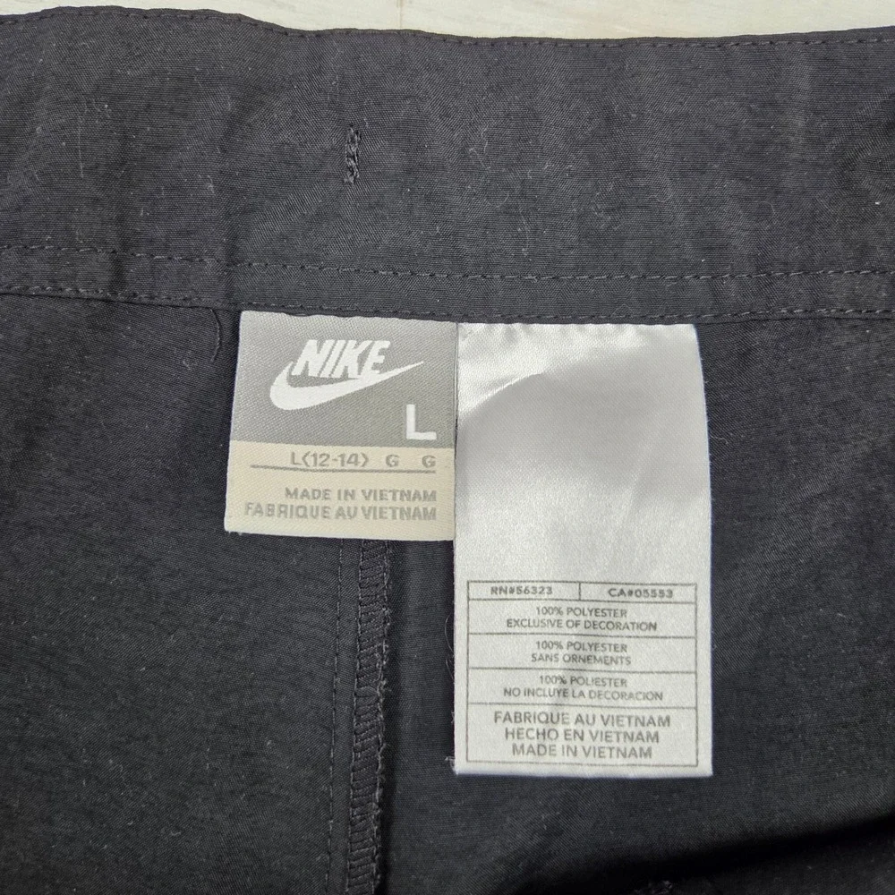 Nike‎ Shorts Women L Black 268077-010 Athletic Drawstring Zip Front Swoosh Logo